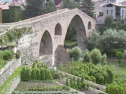 Puente de San Juan De Las Abadesas